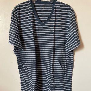 old navy v-neck striped tee